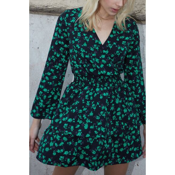 Subdued Emerald Leaf Floral Print Ruffle Tiered Flare Sleeve Dress - Picture 2 of 10